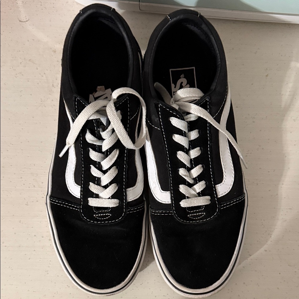 black and white vans sneakers